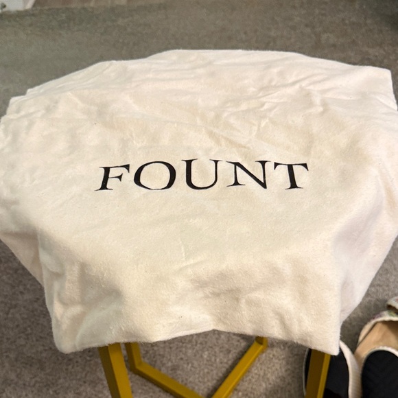 Fount Kinsley Carryall Tan Leather Hobo Bag - Picture 6 of 6